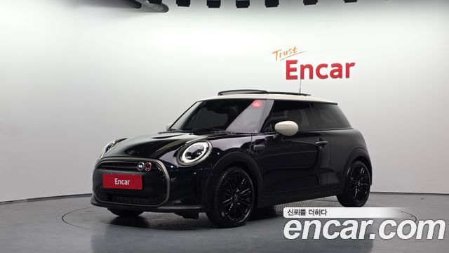 Mini Cooper 2023 — photo 1