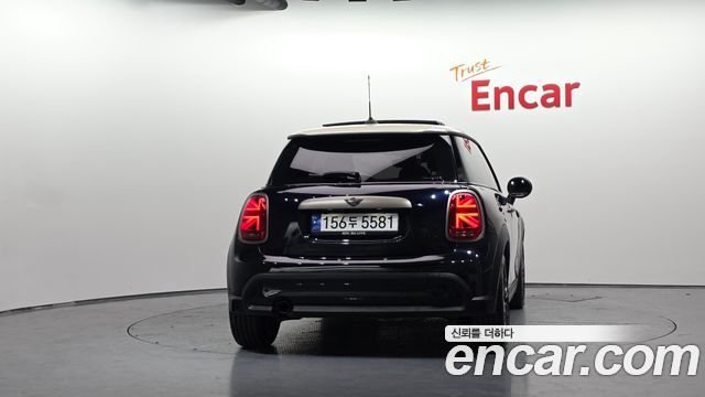Mini Cooper 2023 — photo 4