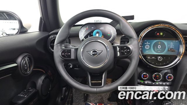 Mini Cooper 2023 — photo 18