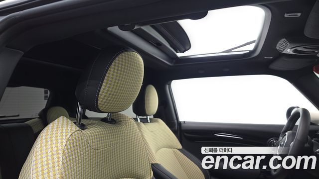 Mini Cooper 2023 — photo 22