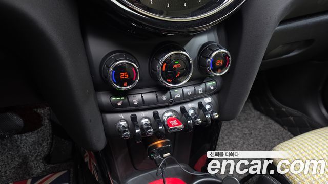 Mini Cooper 2023 — photo 24