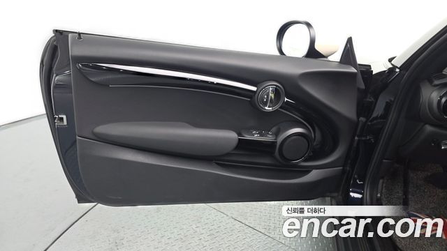 Mini Cooper 2023 — photo 14