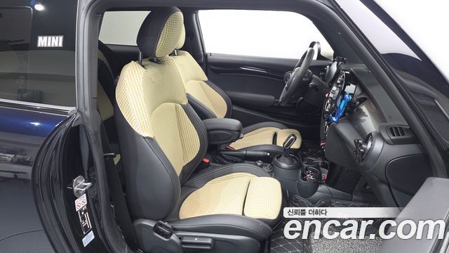 Mini Cooper 2023 — photo 16