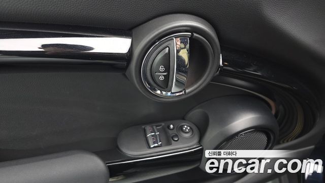 Mini Cooper 2023 — photo 30
