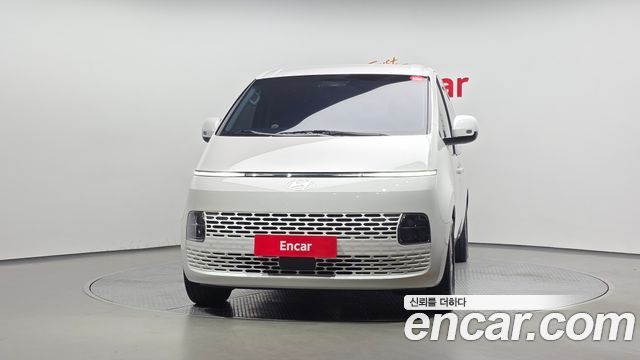 Hyundai Staria 2025 — photo 3