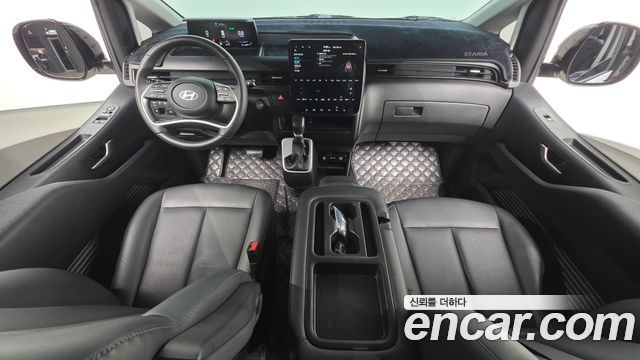 Hyundai Staria 2025 — photo 10