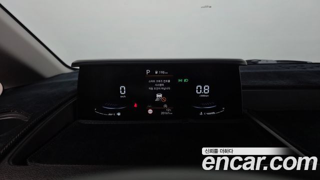 Hyundai Staria 2025 — photo 11