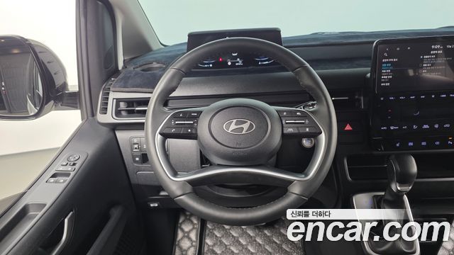 Hyundai Staria 2025 — photo 18
