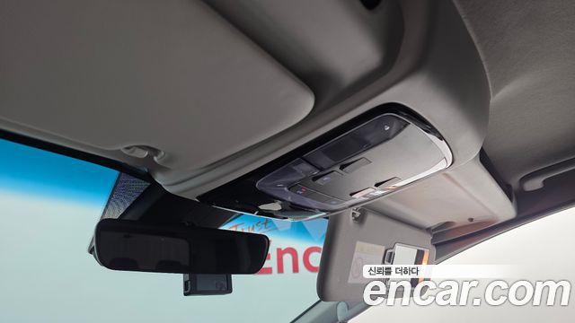 Hyundai Staria 2025 — photo 22