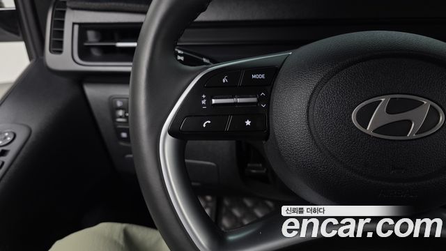 Hyundai Staria 2025 — photo 23
