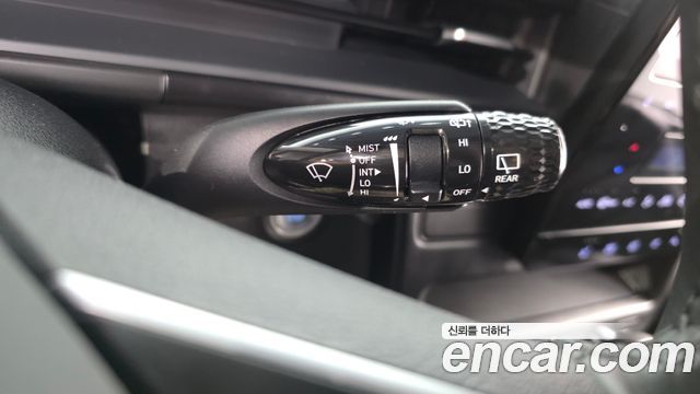 Hyundai Staria 2025 — photo 28