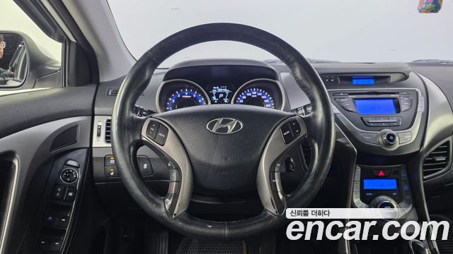 Hyundai AVANTE 2013 — photo 12