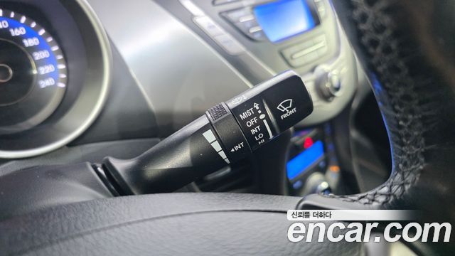 Hyundai AVANTE 2013 — photo 17