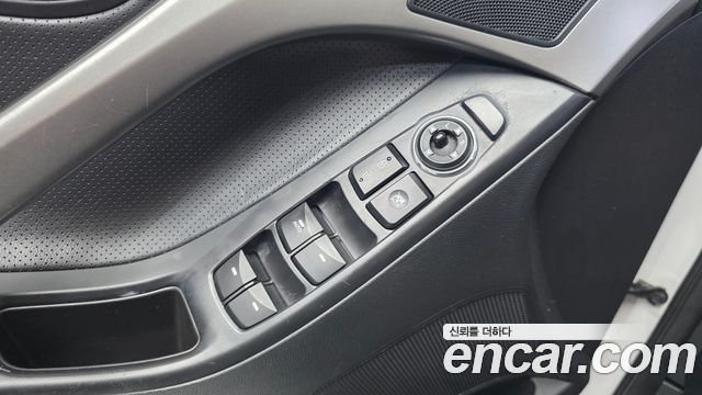 Hyundai AVANTE 2013 — photo 18