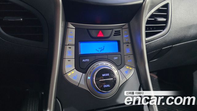 Hyundai AVANTE 2013 — photo 20
