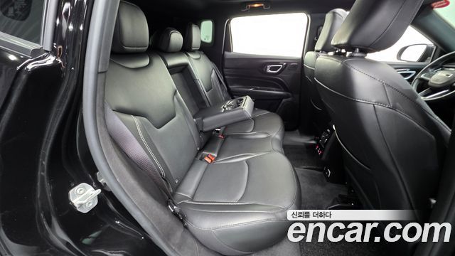 Jeep Compass 2022 — photo 31