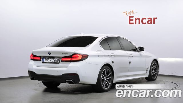 BMW 5-Series 2023 — photo 2