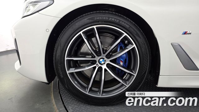 BMW 5-Series 2023 — photo 5