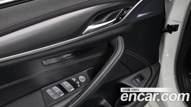 BMW 5-Series 2023 — photo 16