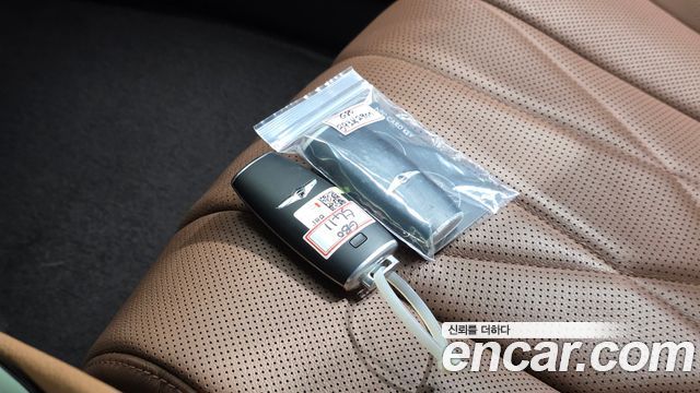 Genesis G80 2022 — photo 31