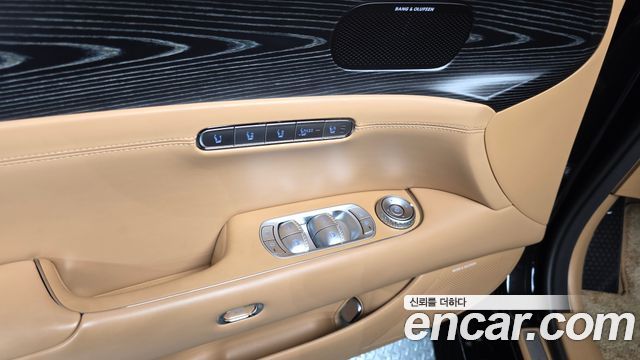 Genesis G90 2025 — photo 32