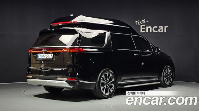 Kia Canival 2022 — photo 2