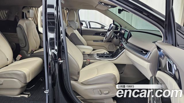 Kia Canival 2022 — photo 17