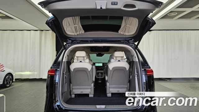 Kia Canival 2022 — photo 24