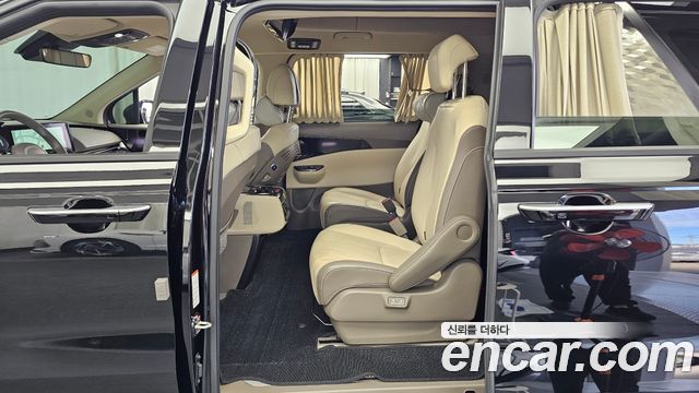 Kia Canival 2022 — photo 16