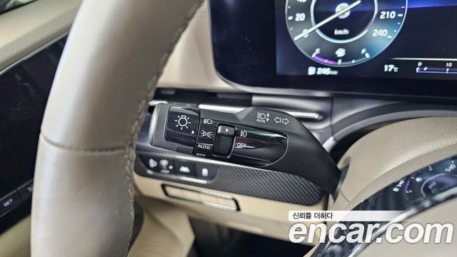 Kia Canival 2022 — photo 34
