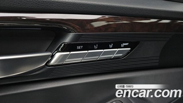 Genesis EQ900 2016 — photo 33