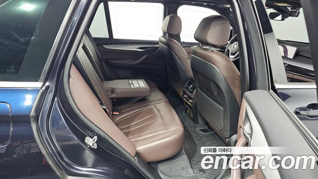 BMW X5 2018 — photo 17