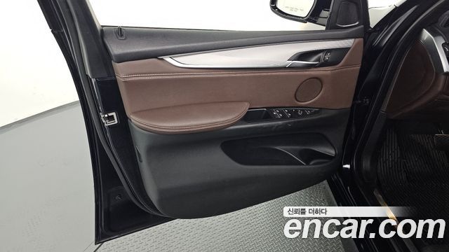 BMW X5 2018 — photo 14