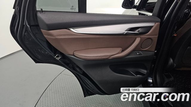 BMW X5 2018 — photo 15