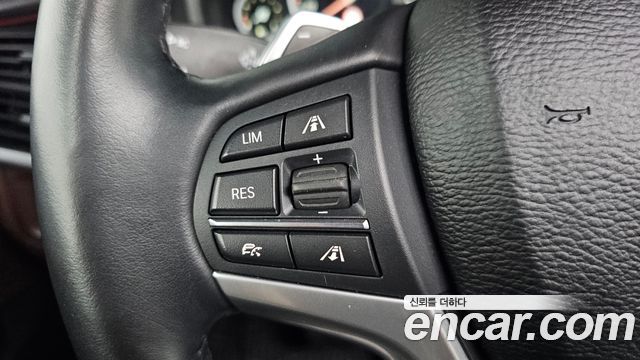 BMW X5 2018 — photo 28