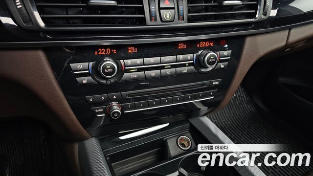 BMW X5 2018 — photo 34