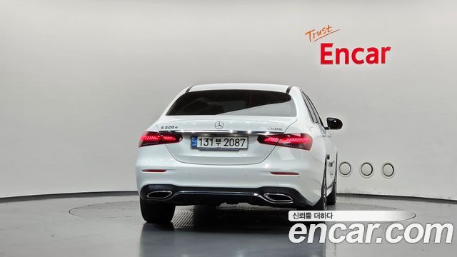 Mercedes-Benz E-Class 2021 — photo 4