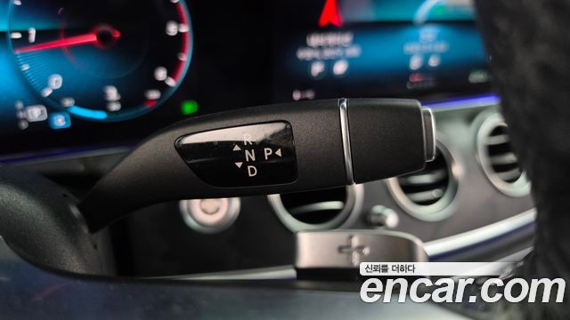 Mercedes-Benz E-Class 2021 — photo 12