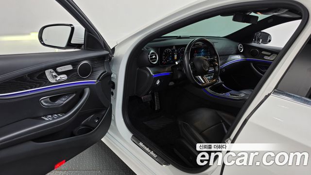 Mercedes-Benz E-Class 2021 — photo 13