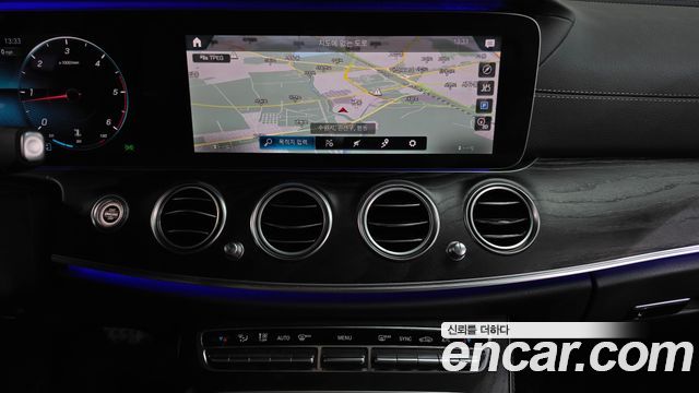 Mercedes-Benz E-Class 2021 — photo 18