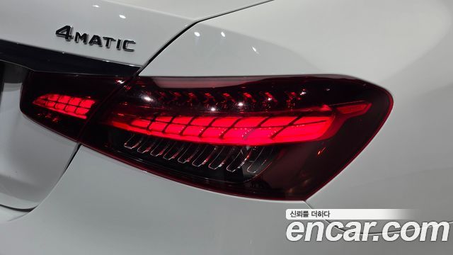 Mercedes-Benz E-Class 2021 — photo 9
