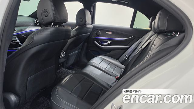 Mercedes-Benz E-Class 2021 — photo 27