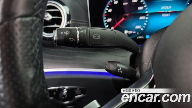Mercedes-Benz E-Class 2021 — photo 30