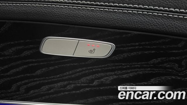 Mercedes-Benz E-Class 2021 — photo 31