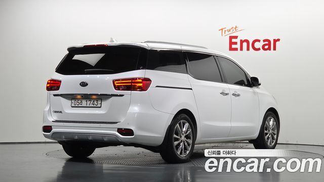 Kia Canival 2019 — photo 2