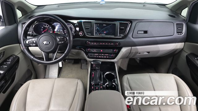Kia Canival 2019 — photo 10