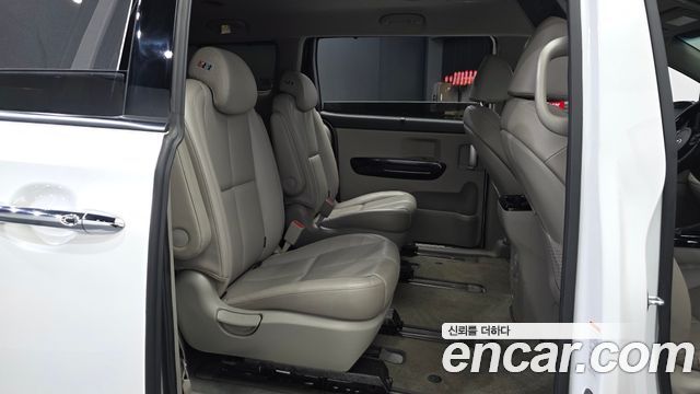 Kia Canival 2019 — photo 18