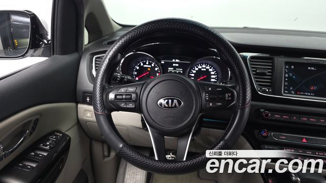 Kia Canival 2019 — photo 20