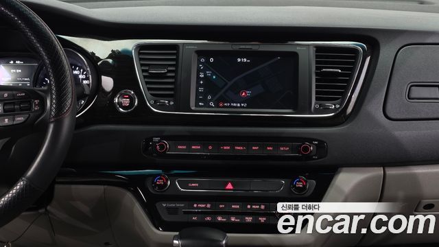 Kia Canival 2019 — photo 21