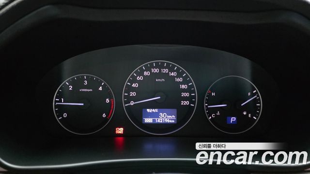 Hyundai Starex 2019 — photo 8